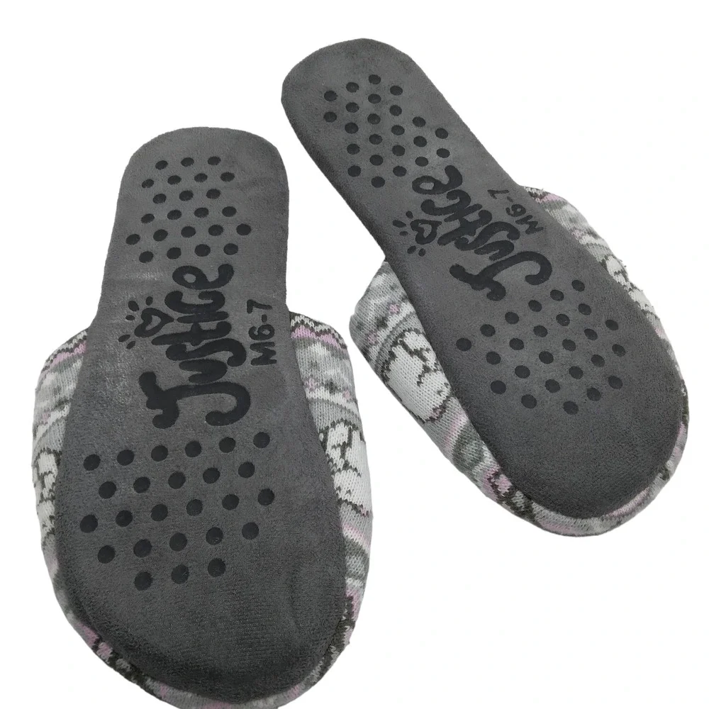 🍒 Justice Slippers Size M 6-7 Gray and White Polar Bear Graphics